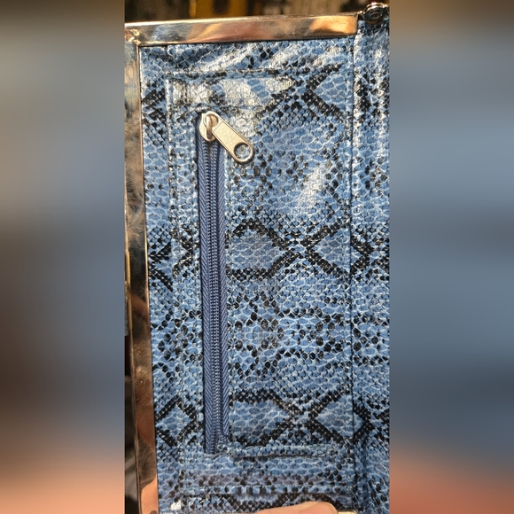 Kenneth Cole Reaction STUNNING Faux Blue Snakeskin & Chrome Wallet 7.5"×4" - Picture 7 of 9